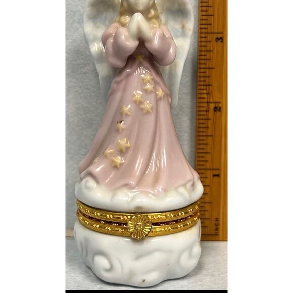 The Worry Angel is for anyone who worries and needs to hand it over to God. - Picture 8 of 9